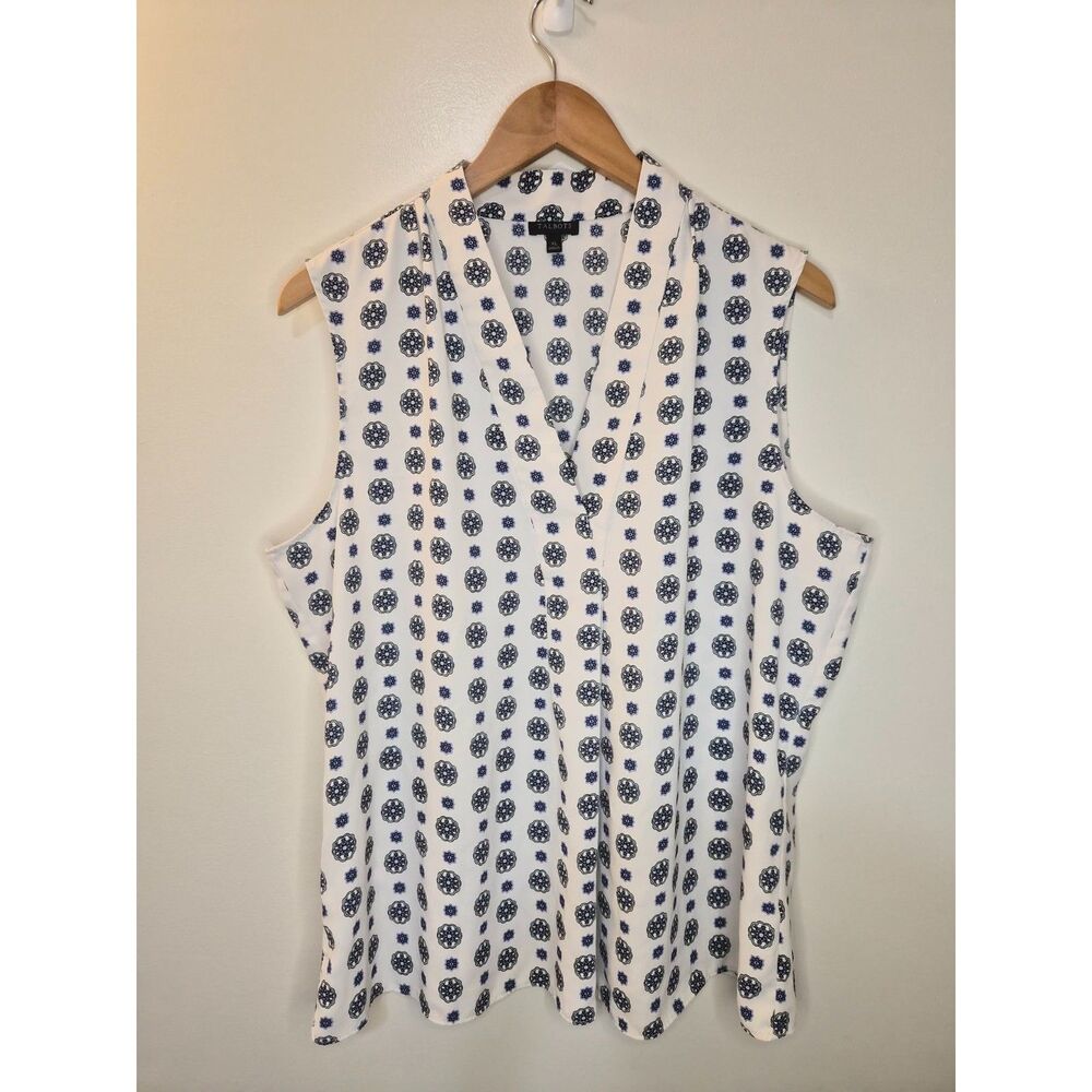 Talbots Medallion Print Sleeveless Blouse XL Preppy Coastal Chic Top V Neck